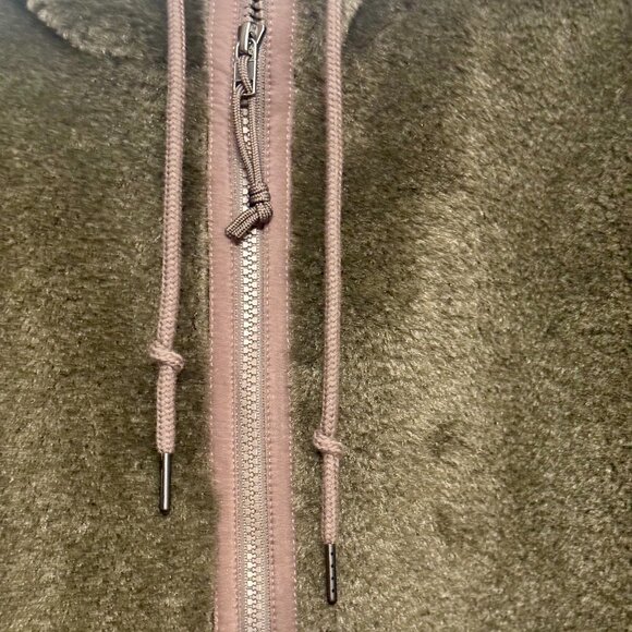 Patagonia Lonesome Mesa Hooded Parka in Basil Green - NWT– Women’s Large - Picture 12 of 16